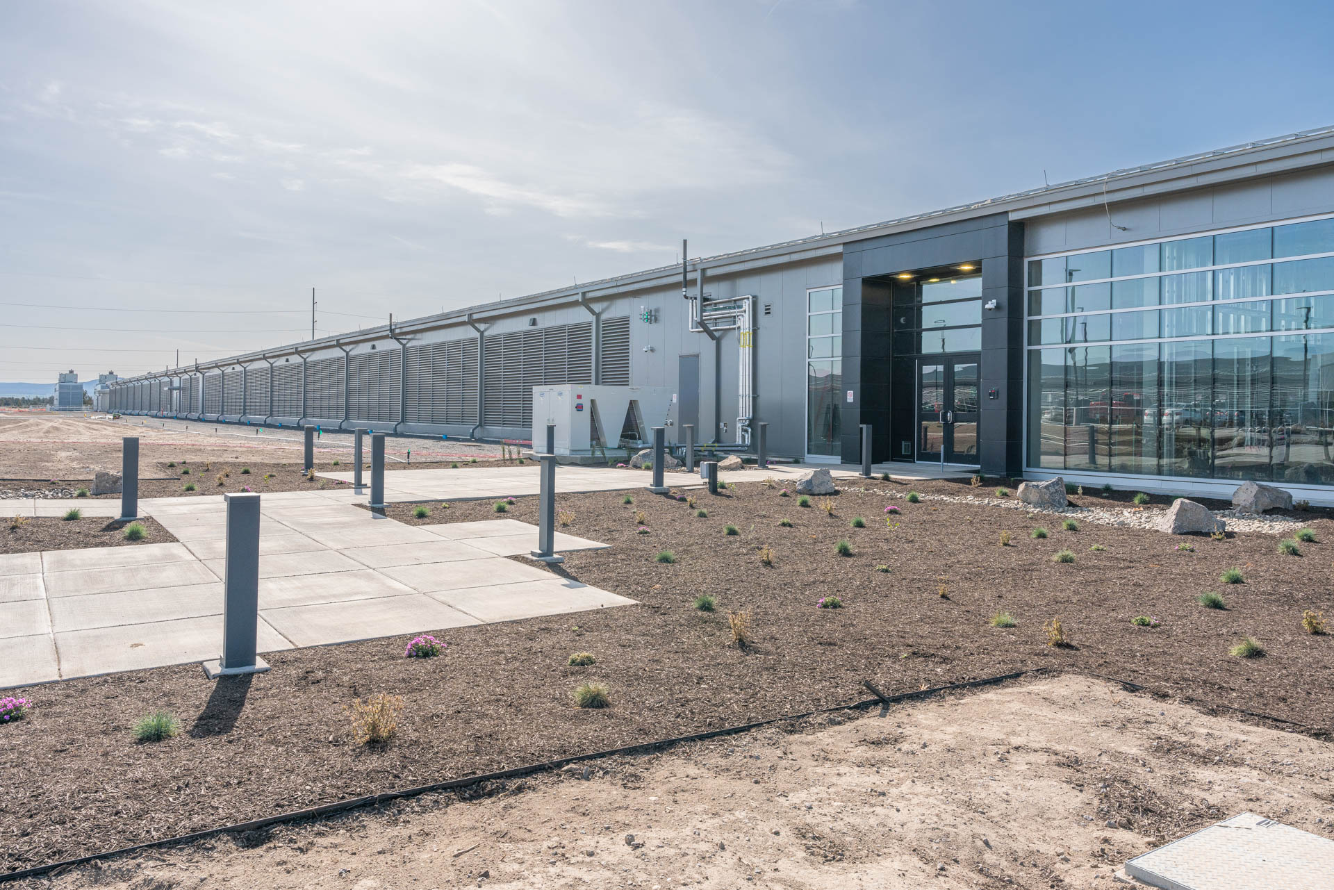 Industrial-scale architecture — Holder Construction Prineville data center.